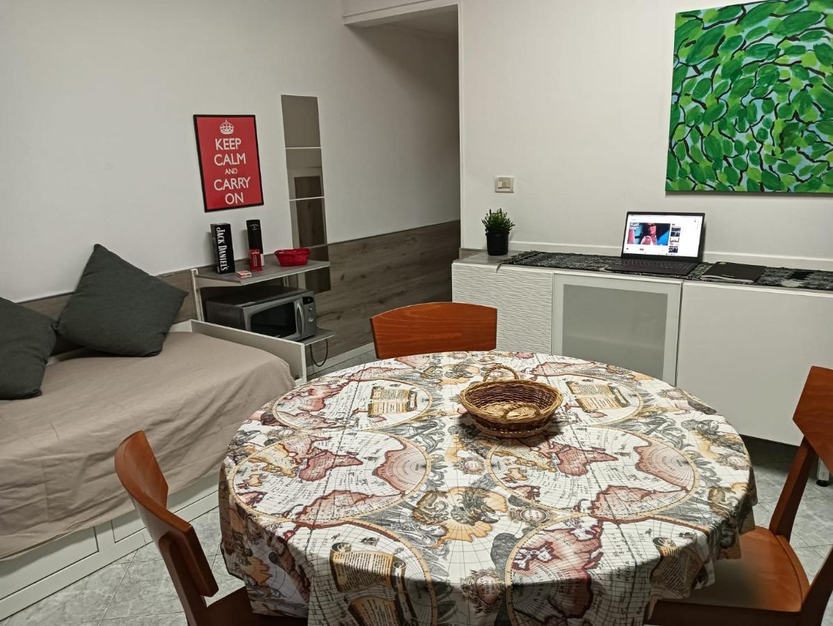 Le Due Sorelle In Fiera Bologna Bagian luar foto